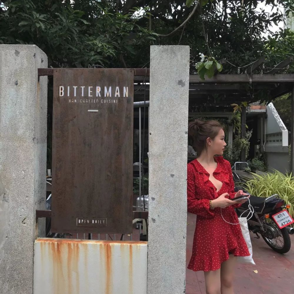 一起去海边躺着喝西瓜冰