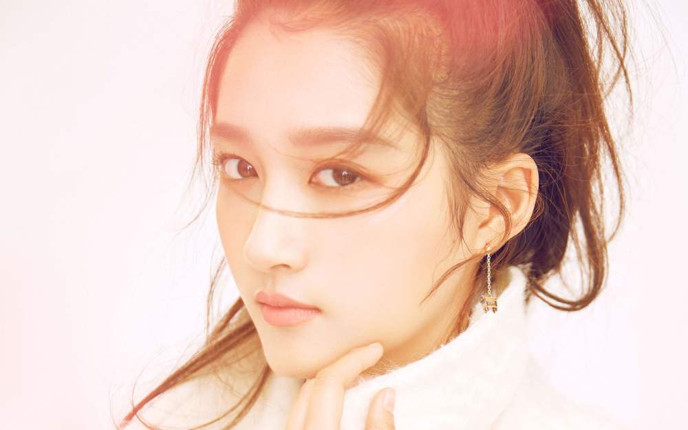 鹿晗关晓彤日本度假太虐狗!网友却说关晓彤颜