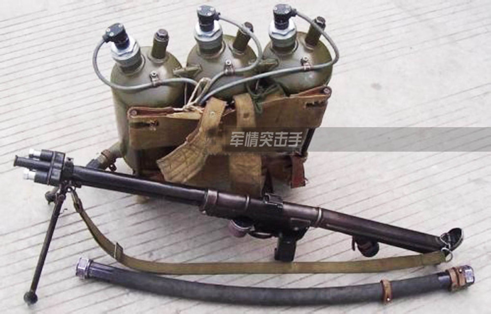 中国喷火兵显神威 烧得越军宁可挨枪子也要抱头鼠窜