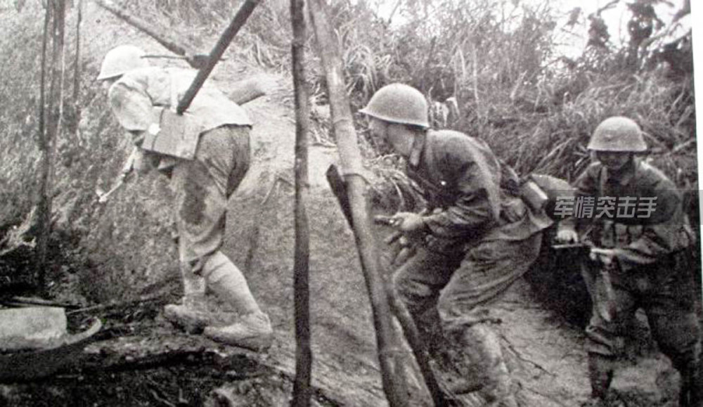中国喷火兵显神威 烧得越军宁可挨枪子也要抱头鼠窜