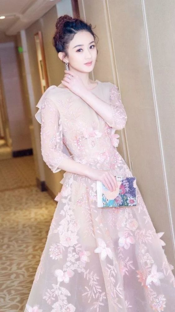 名字带"丽"最美5位女星,赵丽颖垫底,迪丽热巴仅第2,第