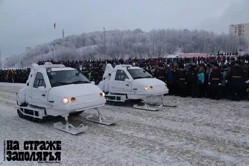 俄罗斯金雕2型武装雪地小车车.