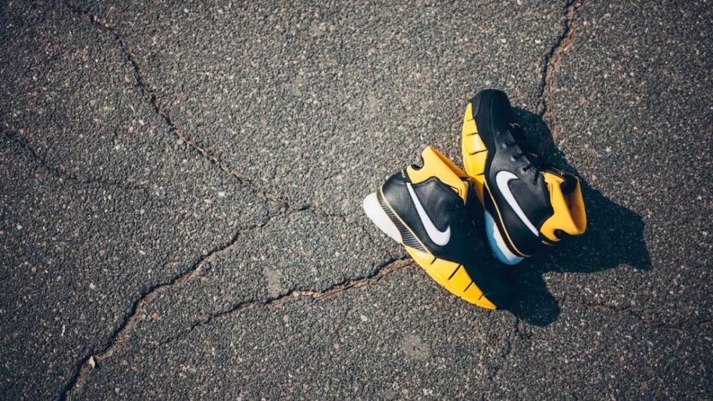 这双升级复刻的NIKE KOBE 1 PROTRO到底强