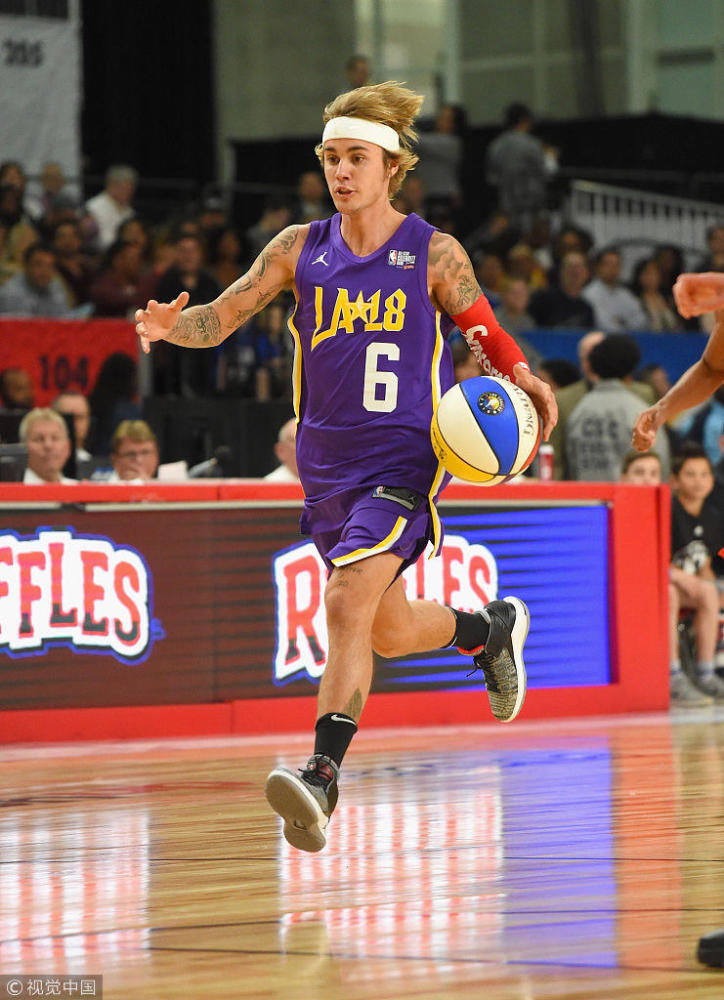贾斯丁比伯nba全明星，贾斯汀比伯全明星篮球赛