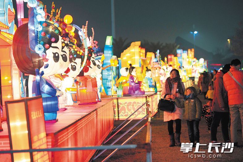 游玩灯展攻略夜景，游玩灯展攻略夜景图片