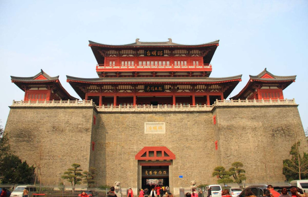 它是中国最完整的一座古代城池防御建筑