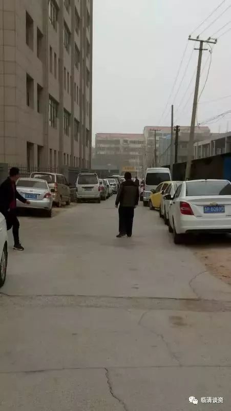 美国小伙遭遇临清潜规则 连马路牙子都管不好