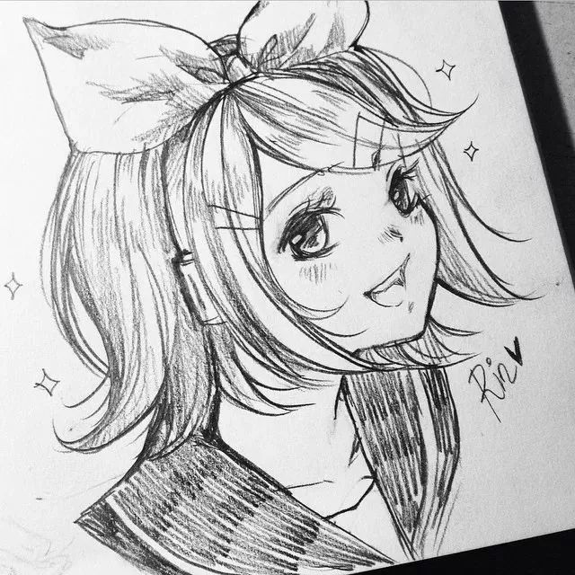 16岁二次元少女用铅笔描绘灵动的动漫人物