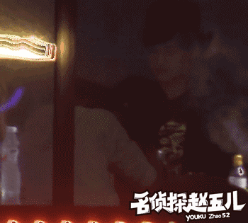 紧紧抱在一起 (来自:腾讯娱乐)
