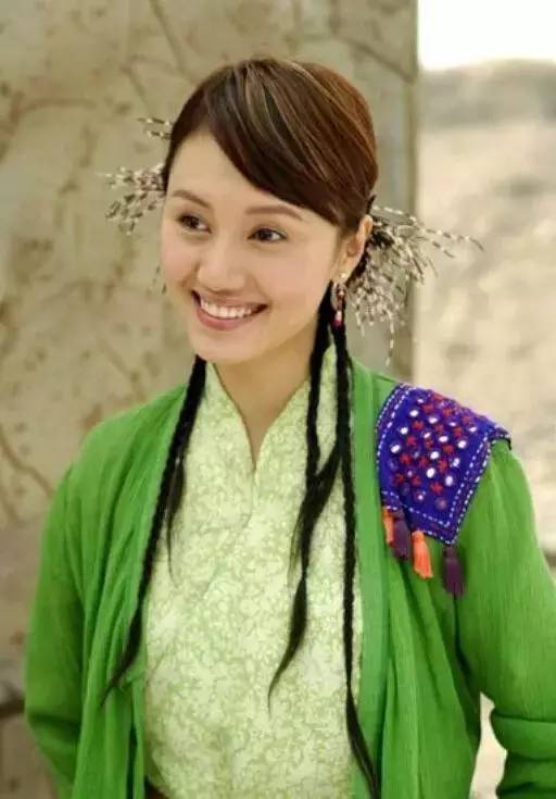 Angelababy的亲姐姐,曾与杨幂齐名花旦,事业巅