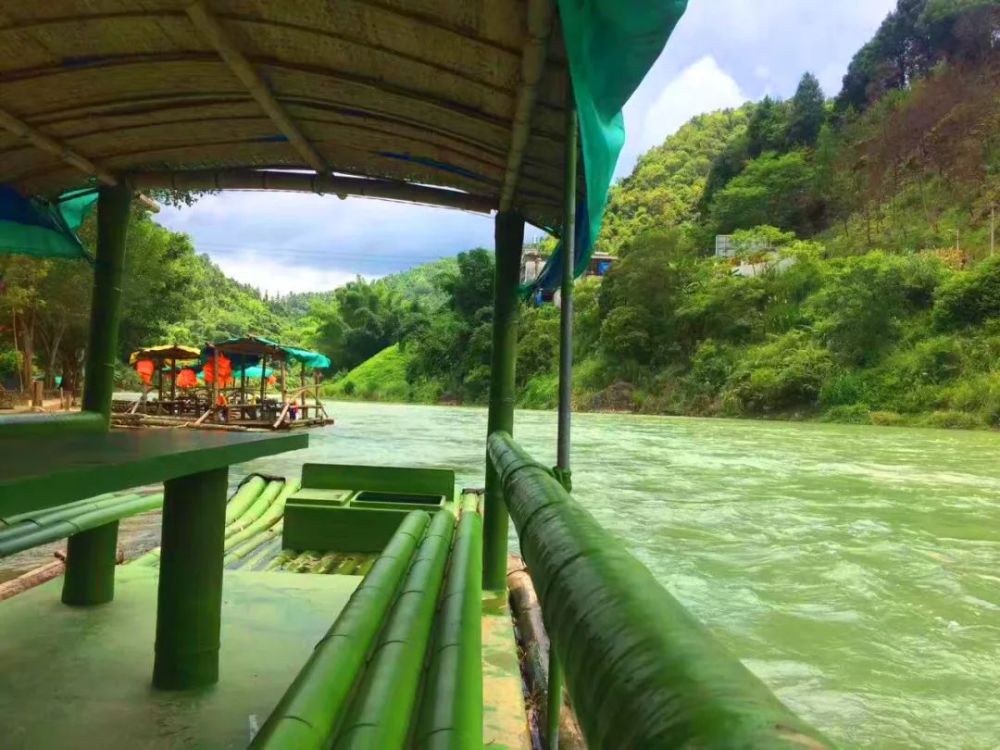 潮州幽谷逸林,青龙潭竹筏漂流,松林古寺一天游