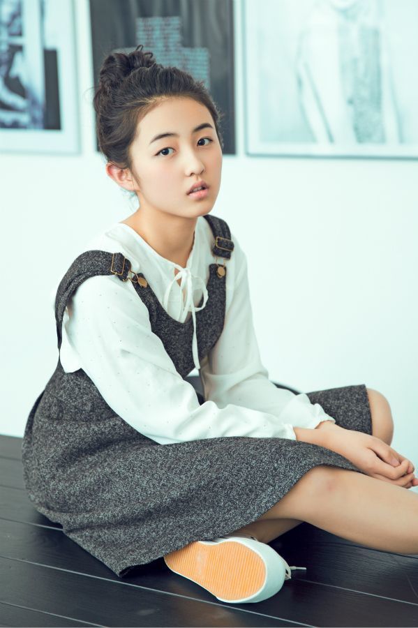 17岁的张子枫写真照,比鹿晗女朋友关晓彤还漂亮,她会是王俊凯女朋友吗