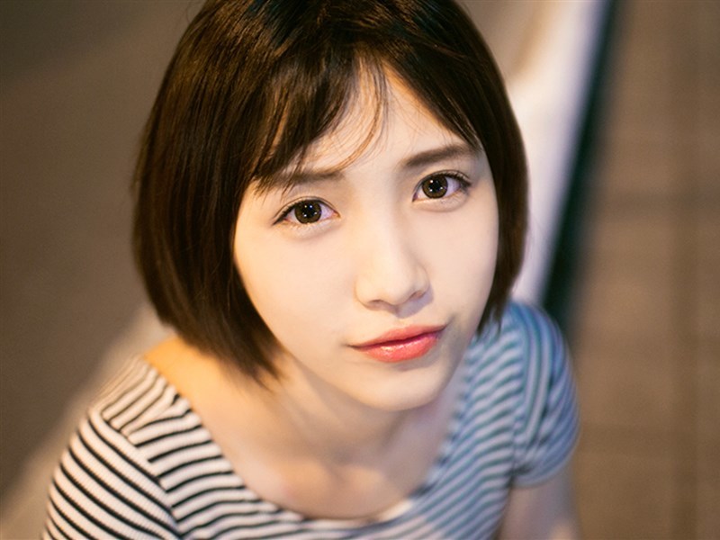 清纯美女清新写真ipad壁纸