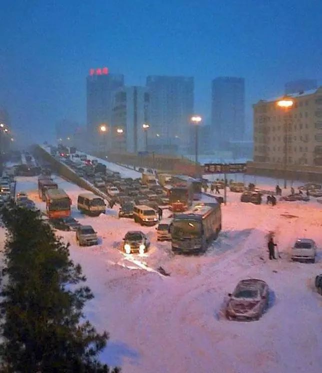 盘锦人,还记得11年前元宵节的大雪吗?五十年一遇的大雪你还记得吗?