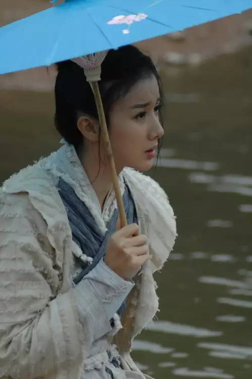 曾经的古装女神,竟整容过度成充气娃娃 难道是