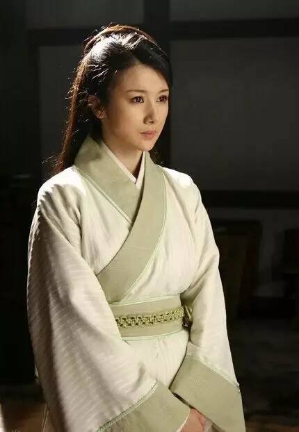 曾经的古装女神,竟整容过度成充气娃娃 难道是