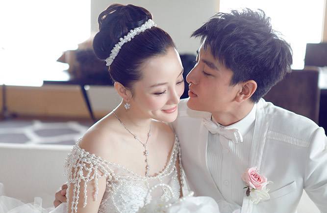 贾乃亮和李小璐都换发型，难道是要和好了吗？【娱乐新闻】风尚中国网