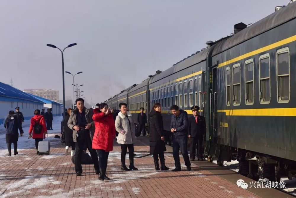 大雪,春运,密山火车站旅客骤增——候车室里,他们在忙