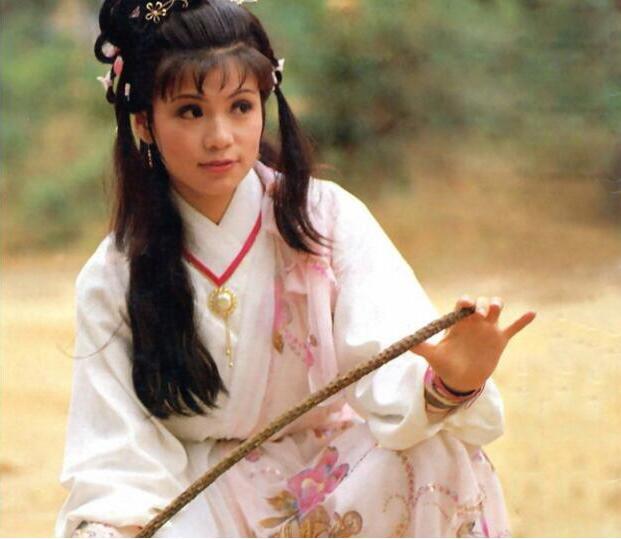 黄蓉译成黄莲花,雕成了秃鹫,让老外读武侠那就是对牛弹琴