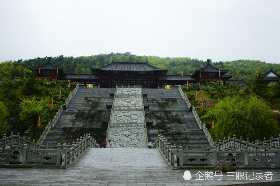 摄影纪实:中国跨度最大的华夏第一牌楼"华夏城"