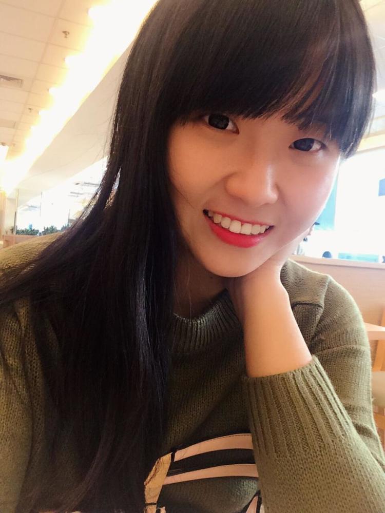 萌妹最爱巴萨和红军 兼职网络女主播