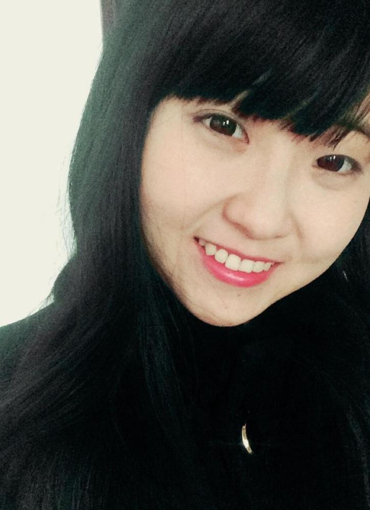 萌妹最爱巴萨和红军 兼职网络女主播