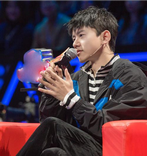 张杰录节目晕倒受伤,总导演发博解释并道歉