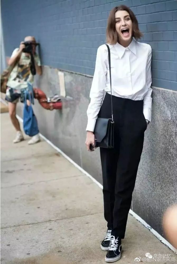 "围绕"一件流行又百搭的衣服绘制你的专属穿搭图谱