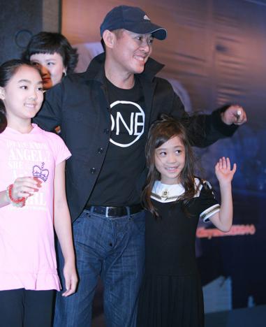 向太戛纳独家爆料:周星驰偷拿红酒 张柏芝曾阻