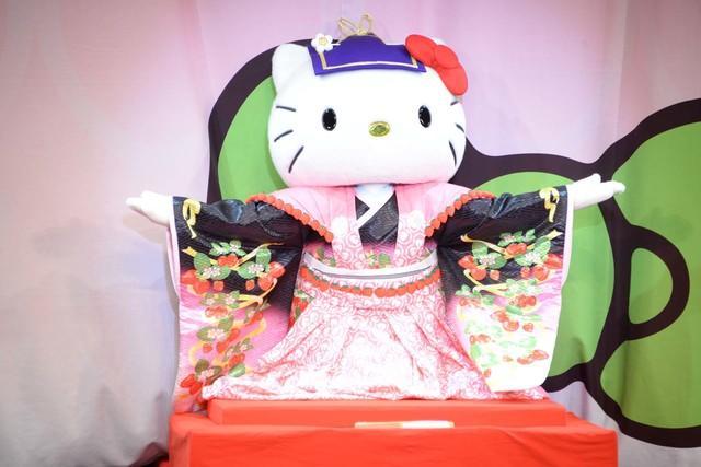 演员真辛苦！凯蒂猫歌舞伎表演公开彩排照