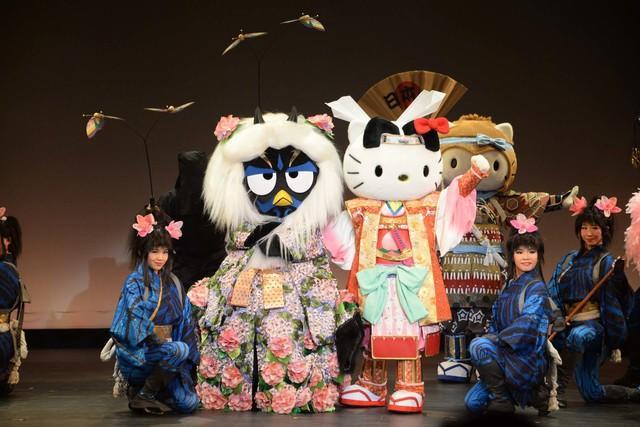 演员真辛苦！凯蒂猫歌舞伎表演公开彩排照