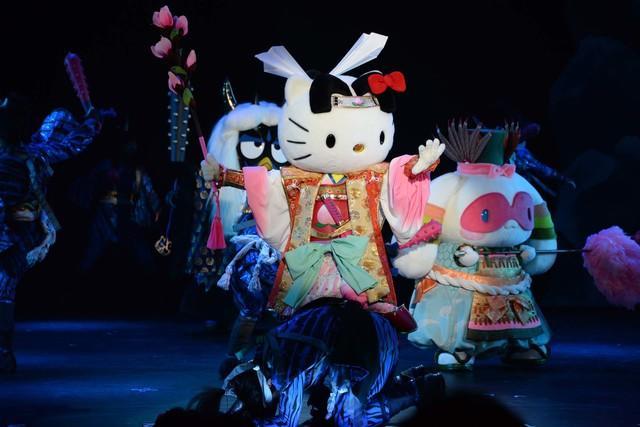 演员真辛苦！凯蒂猫歌舞伎表演公开彩排照