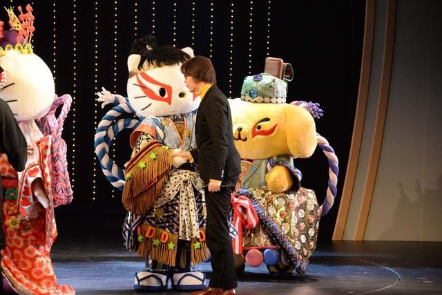 演员真辛苦！凯蒂猫歌舞伎表演公开彩排照