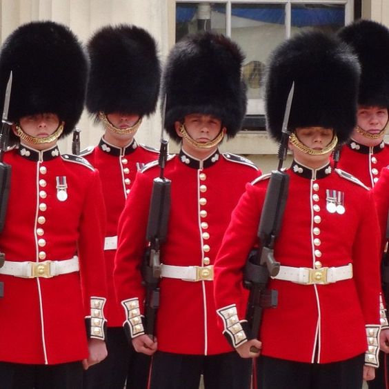 军装控装腔指南,三个字秒辨英国皇家近卫团