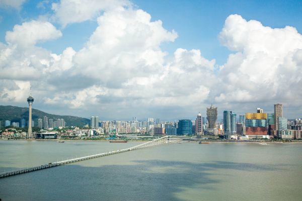 迪拜人均gdp这么低_迪拜帆船酒店(3)