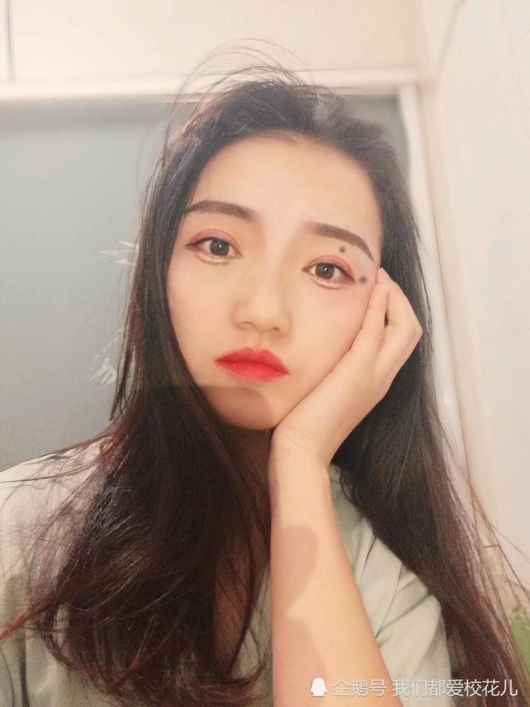 爱校花——来自新疆学校的小美女!