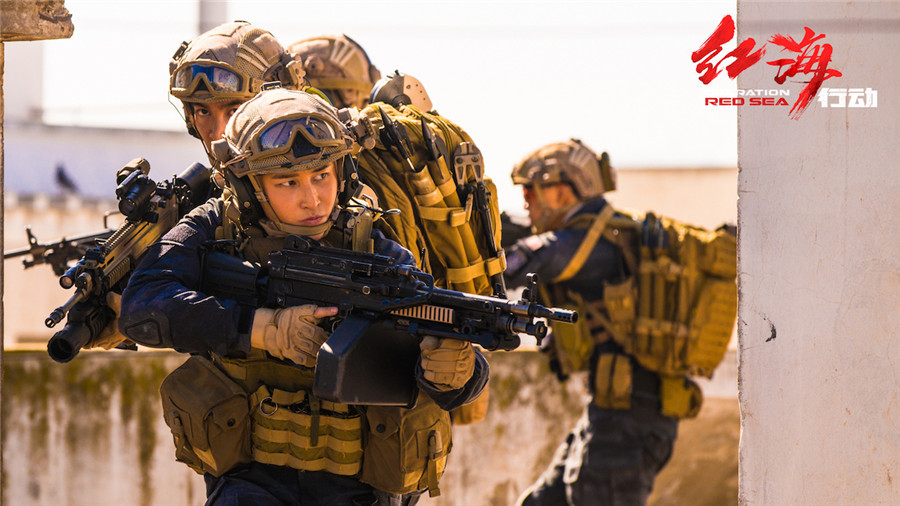 《红海行动》里有一幕没搞懂,迫击炮那里,为何