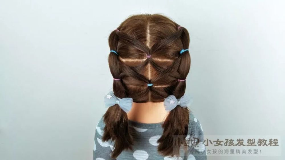 上学这么给女儿扎实用又百搭 简单短发女童发型教程