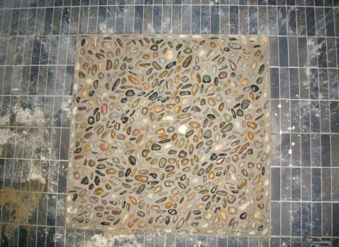 卫生间地面不贴瓷砖这样做,自己觉得没啥,拍照