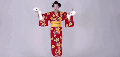 红蝶和曾小贤穿和服跳舞的那个形象可以说是贼像了,一点儿违和感都没