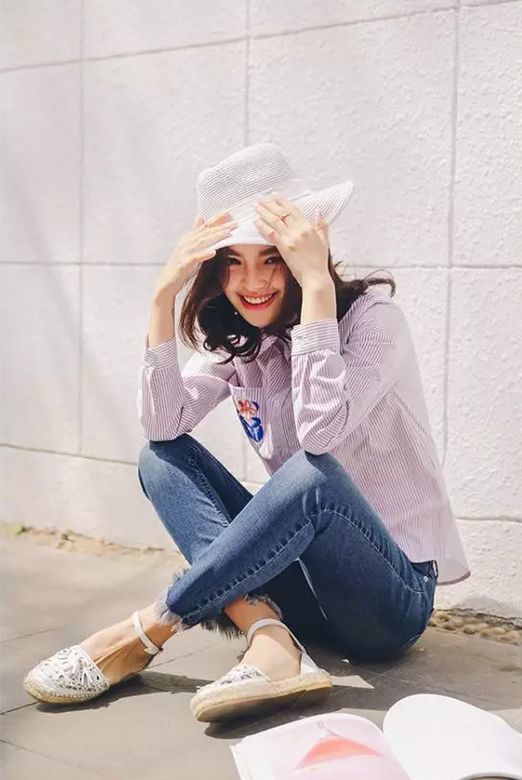 会穿还要会摆,街拍pose这么摆就对了!女生拍照姿势大全,拍出好照片