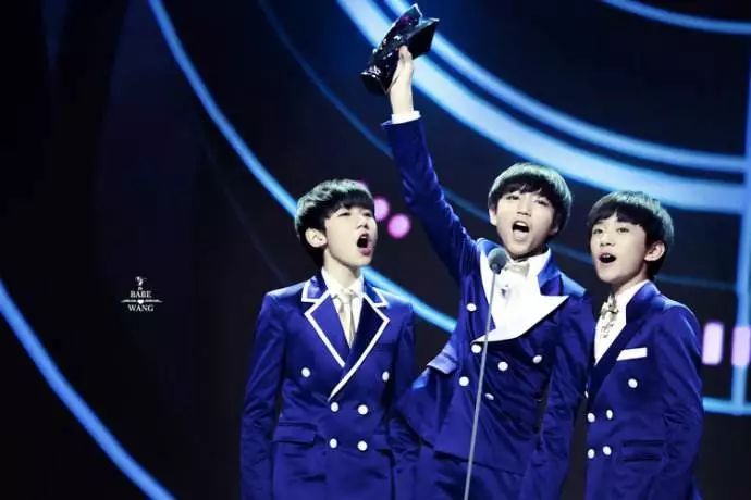 ——tfboys-王俊凯,tfboys-王源,tfboys-易烊千玺 也是从2014年的4月