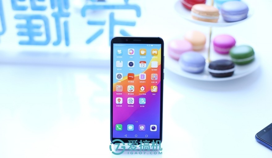 华为新机:只要899元的全面屏 荣耀畅玩7C图赏