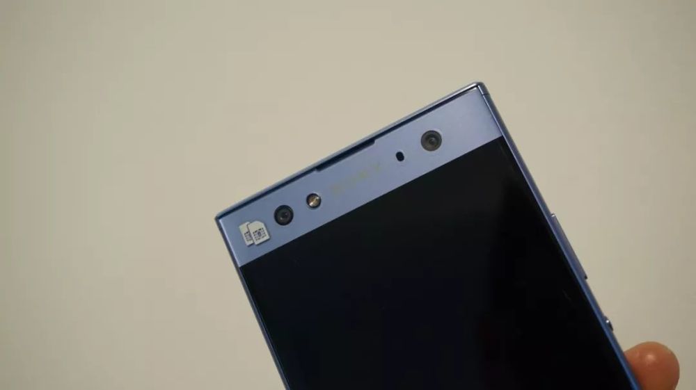 索尼XA2 Ultra简单开箱 大型游戏就别想了