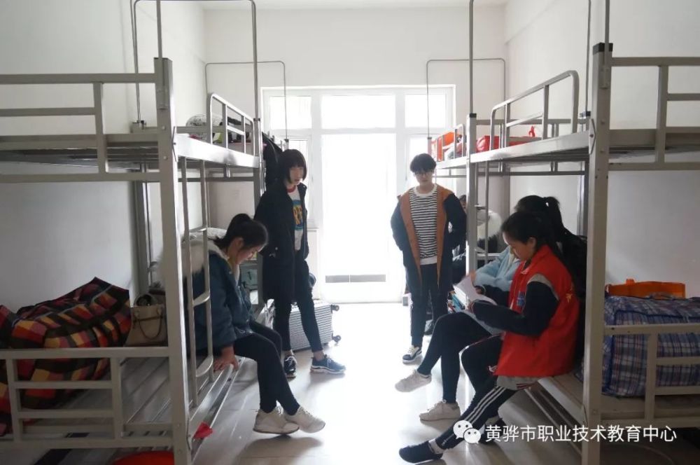 新学期,新征程,新目标——黄骅市职教中心2018级春季新生开学啦