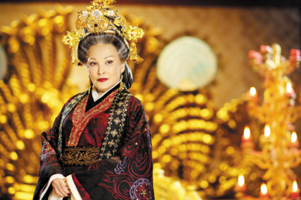 最美太后陈莎莉如今70岁美成这样,至今单身