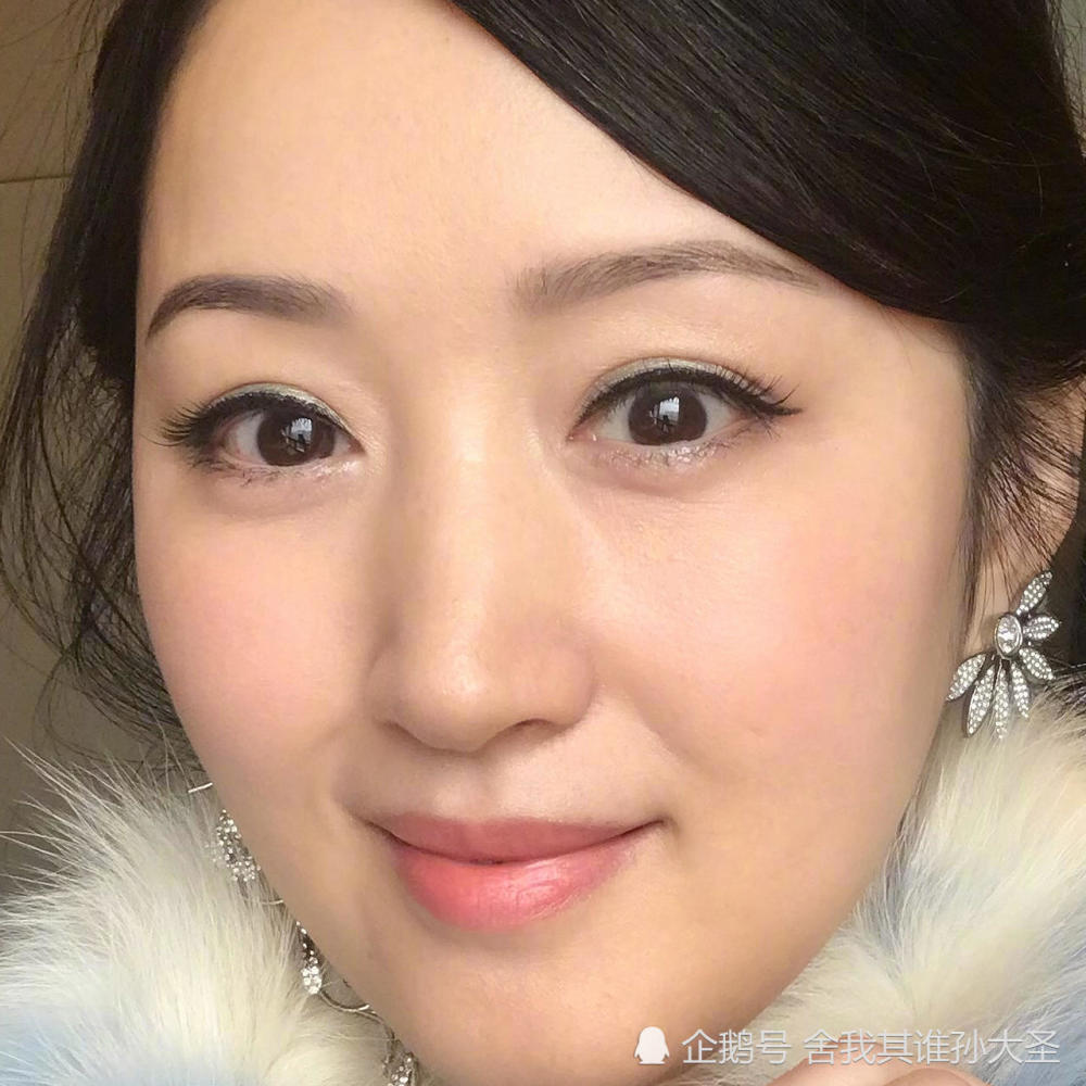 杨钰莹两年来一组居家照高清脸部特写,睁大你