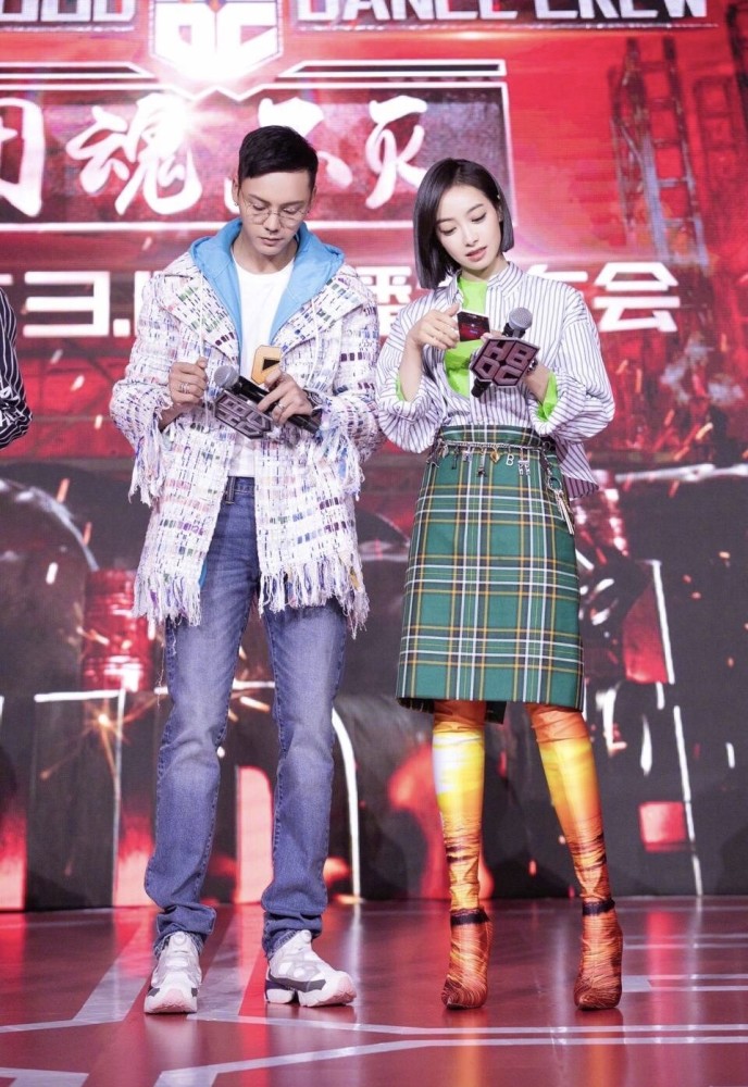 太少见!陈伟霆和宋茜竟然也撞衫?到底是谁帅气