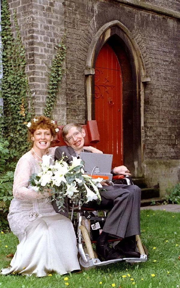 客串电视剧、出单曲、翻牌王俊凯…可爱的科学