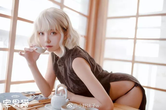 从胖次到欧派都散发着俏皮的气息 小野妹子w 看点快报